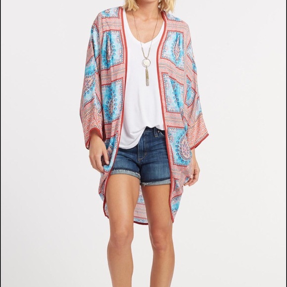 Anthropologie Tops - Anthropologie Feathers by Tolani Paisley Kimono